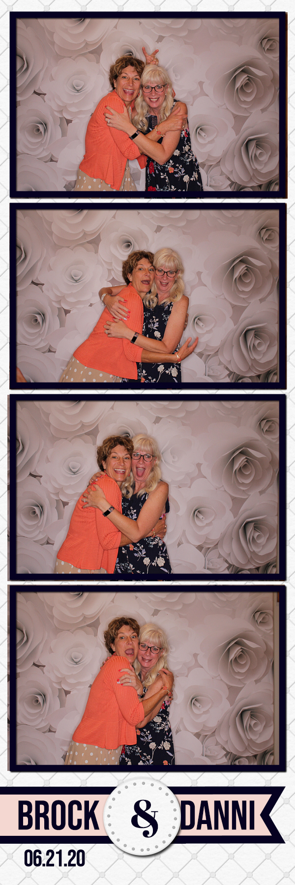 Danni and Brock’s Wedding | View more photos from the event at gallery.photoboothbillings.com/u/PhotoBoothBillings/Danni-and-Brock’s-Wedding